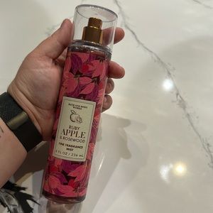 Bath and body works ruby Apple rosewood mist